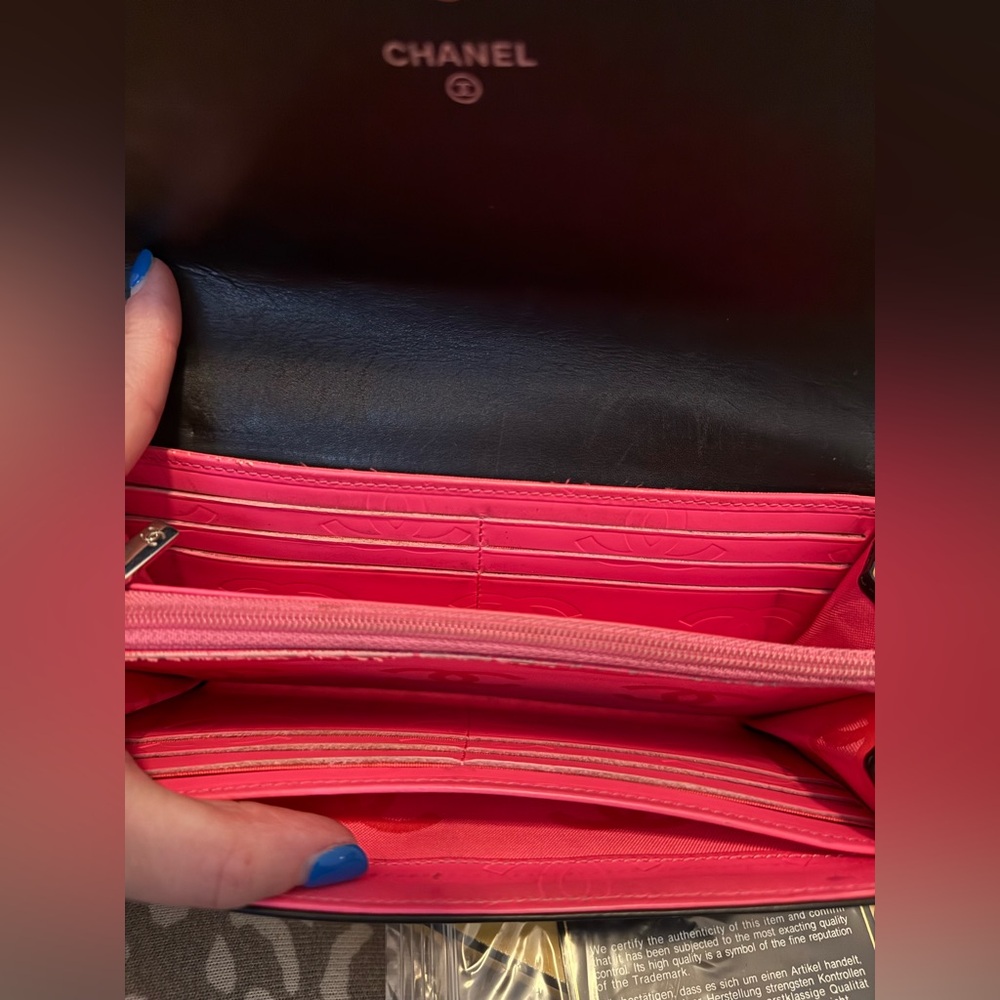 CHANEL Authentic Black Quilted Calfskin Cambon Wallet - Picture 6 of 8